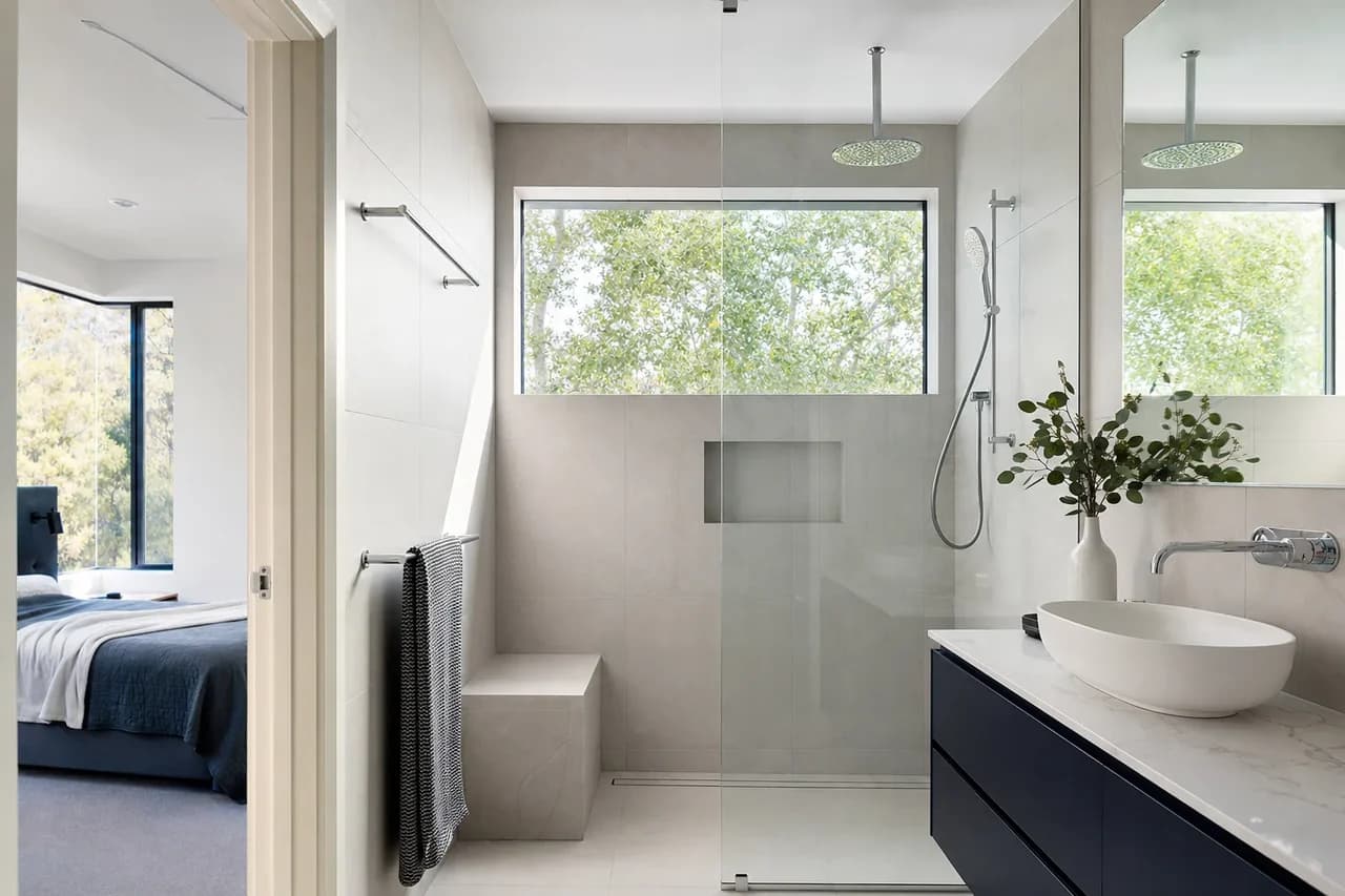 Glazier in Duncraig, Perth