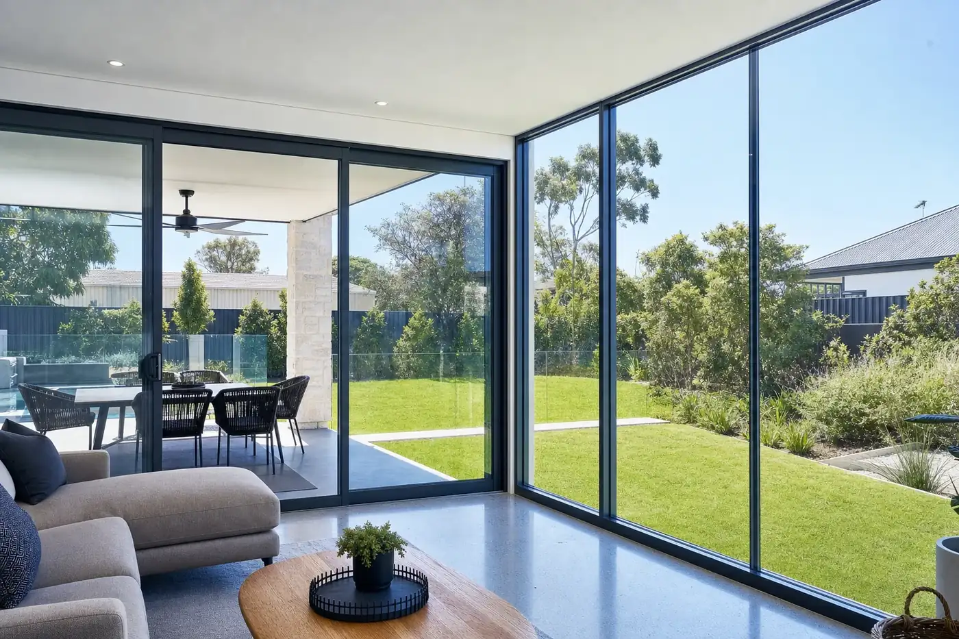 Glazier in Ballajura, Perth